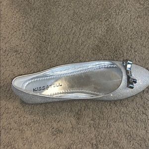 Payless shiny flat with bow.